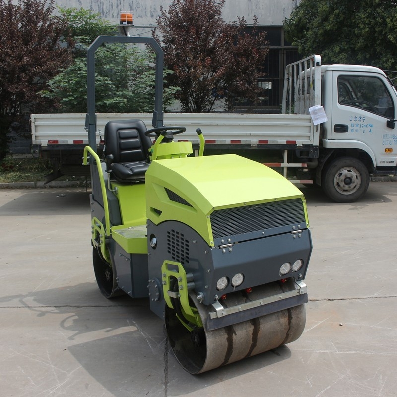 振動(dòng)異常的小型壓路機(jī)，大概率是振動(dòng)軸承出現(xiàn)了問題